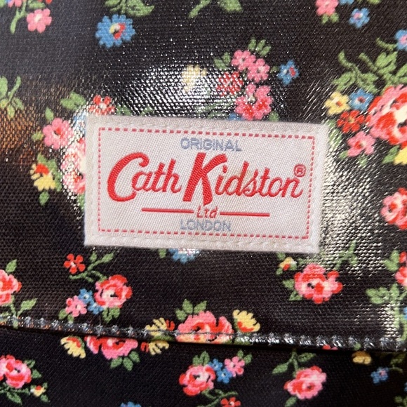 Cath Kidston Rose Garden Crossbody Bag - Picture 4 of 8